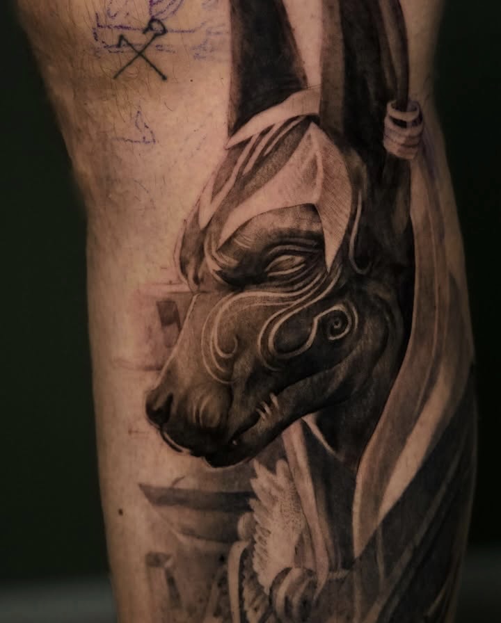 Tatouage réaliste d'Anubis par Bryan Ly